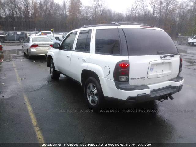 1GNDT13S852252531 - 2005 CHEVROLET TRAILBLAZER LS/LT WHITE photo 3