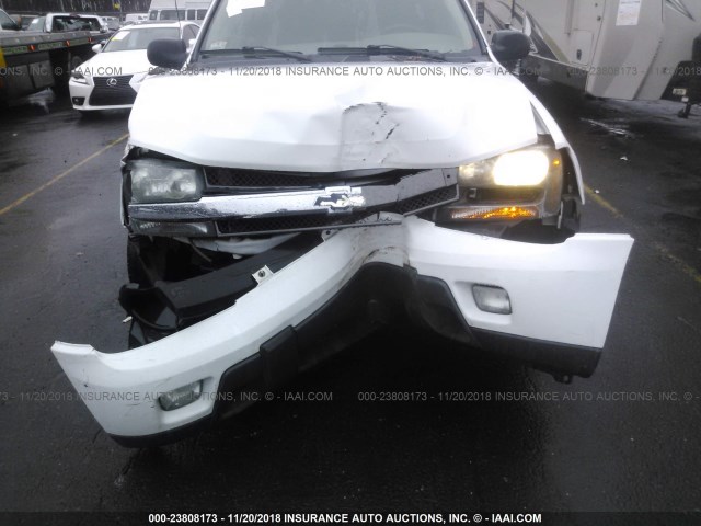 1GNDT13S852252531 - 2005 CHEVROLET TRAILBLAZER LS/LT WHITE photo 6