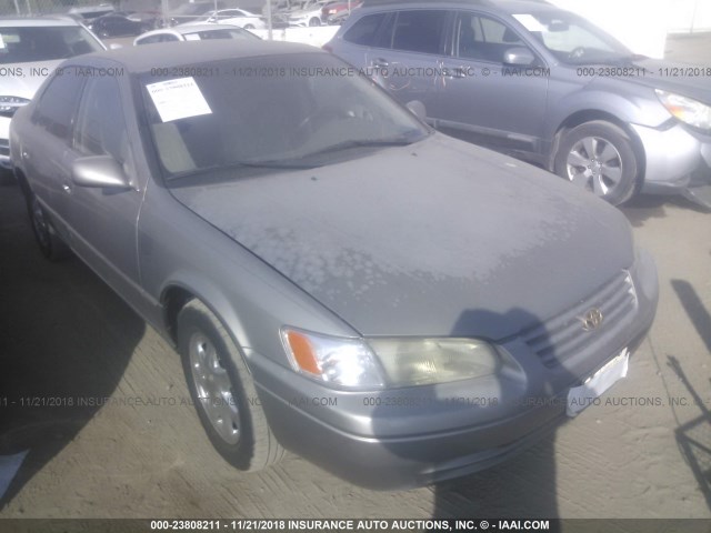 JT2BG28K9W0142368 - 1998 TOYOTA CAMRY LE/XLE 棕色 照片 1