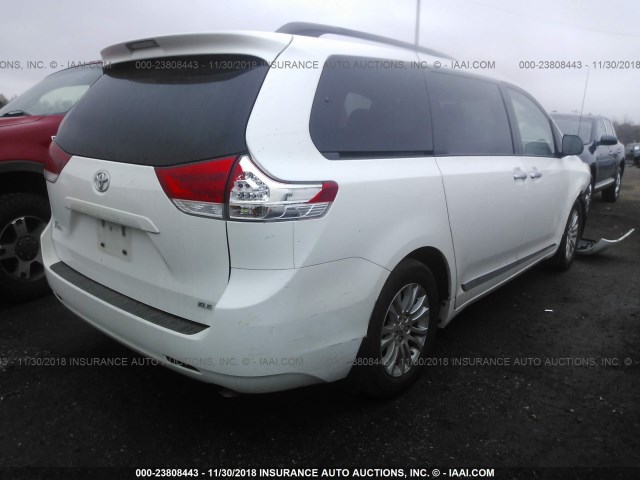 5TDYK3DC1DS307652 - 2013 TOYOTA SIENNA XLE/LIMITED WHITE photo 4