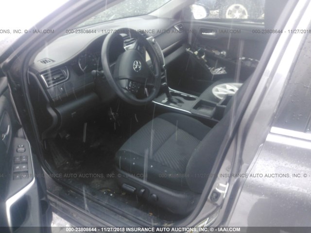 4T4BF1FK3FR450976 - 2015 TOYOTA CAMRY LE/XLE/SE/XSE GRAY photo 5