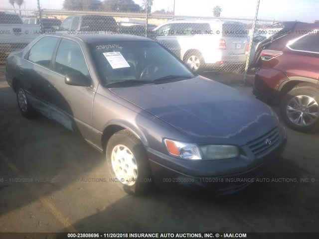 JT2BG22KXV0020142 - 1997 TOYOTA CAMRY LE/XLE BEIGE photo 1