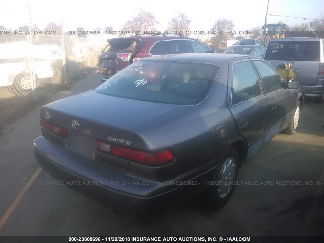 JT2BG22KXV0020142 - 1997 TOYOTA CAMRY LE/XLE BEIGE photo 3