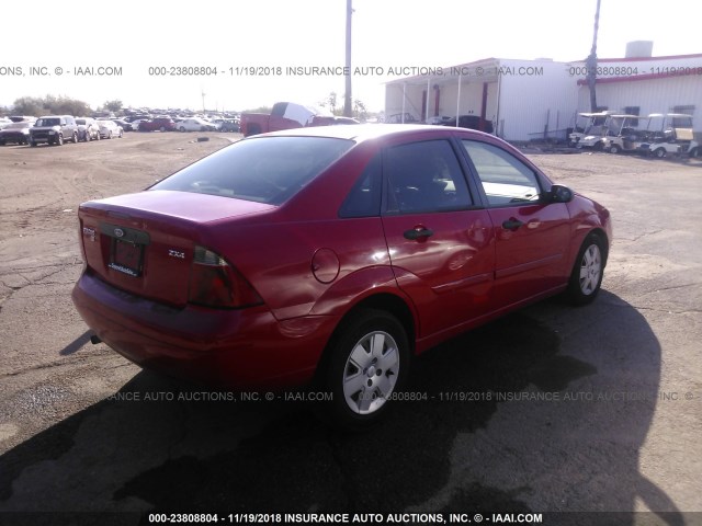 1FAFP34N86W129953 - 2006 FORD FOCUS ZX4 RED photo 4