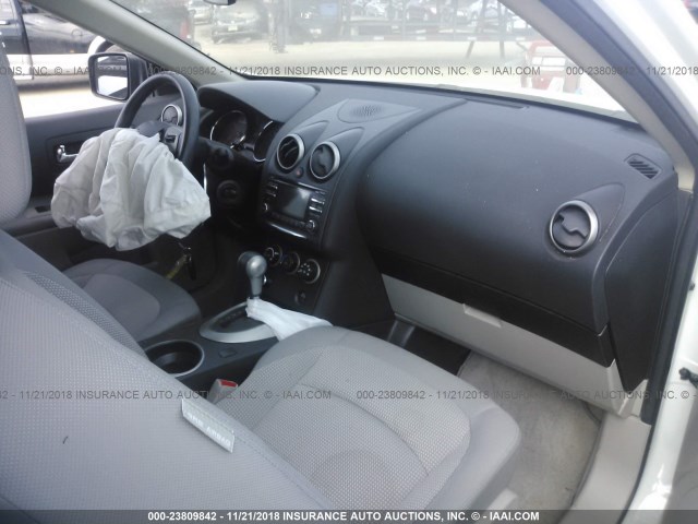 JN8AS5MT0CW291010 - 2012 NISSAN ROGUE S/SV WHITE photo 5