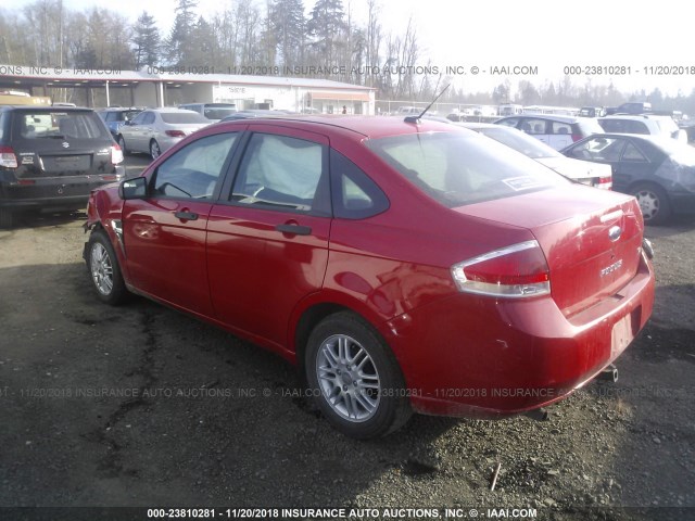 1FAHP35N78W161271 - 2008 FORD FOCUS SE/SEL/SES RED photo 3