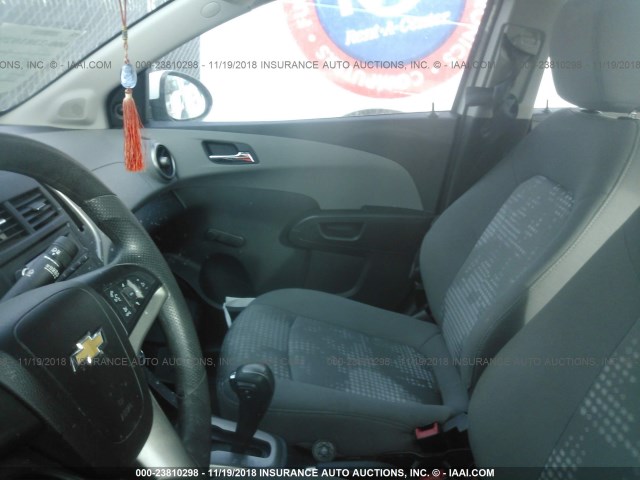 1G1JA5SH9E4216679 - 2014 CHEVROLET SONIC LS WHITE photo 5