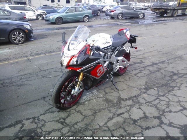 ZD4RKUB03GS000048 - 2016 APRILIA RSV4 RF/RR SILVER photo 2