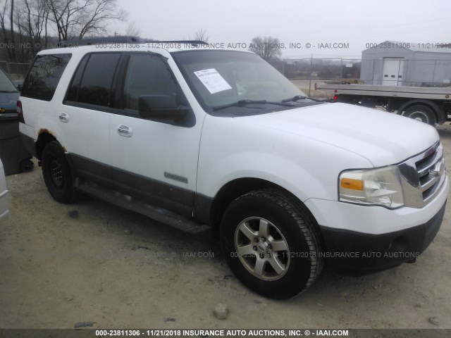 1FMFU16527LA59529 - 2007 FORD EXPEDITION XLT WHITE photo 1