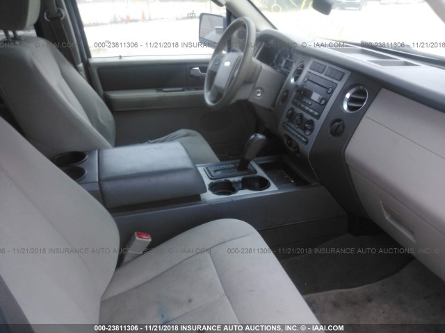 1FMFU16527LA59529 - 2007 FORD EXPEDITION XLT WHITE photo 5