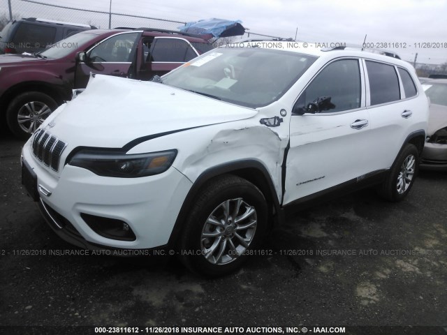 1C4PJLCX7KD123473 - 2019 JEEP CHEROKEE LATITUDE WHITE photo 2