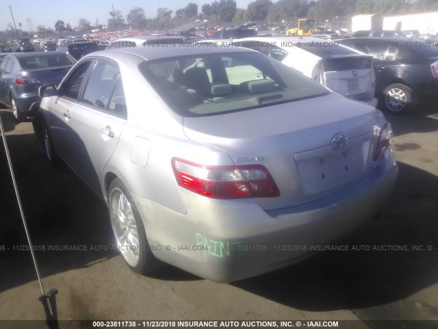 4T4BE46K09R072950 - 2009 TOYOTA CAMRY SE/LE/XLE SILVER photo 3