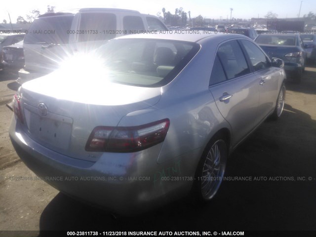 4T4BE46K09R072950 - 2009 TOYOTA CAMRY SE/LE/XLE SILVER photo 4