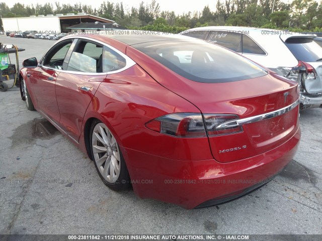 5YJSA1E28HF192416 - 2017 TESLA MODEL S RED photo 3