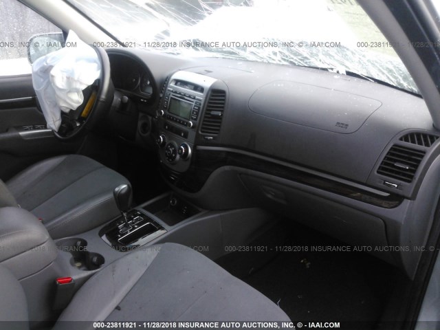 5NMSH4AG0AH395240 - 2010 HYUNDAI SANTA FE SE SILVER photo 5