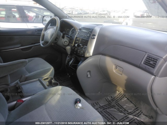 5TDZK23C67S080060 - 2007 TOYOTA SIENNA CE/LE TAN photo 5