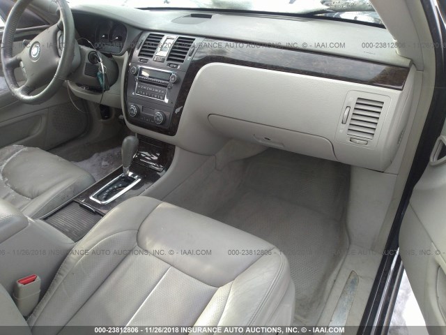 1G6KD5EY8AU136687 - 2010 CADILLAC DTS LUXURY COLLECTION GRAY photo 5