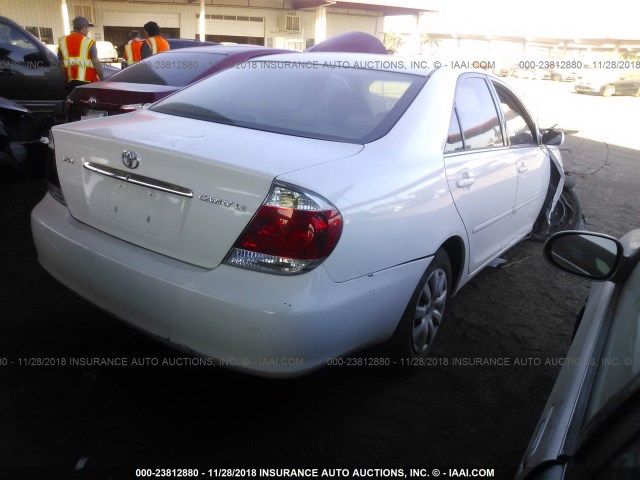 4T1BE32K05U596944 - 2005 TOYOTA CAMRY LE/XLE/SE WHITE photo 4