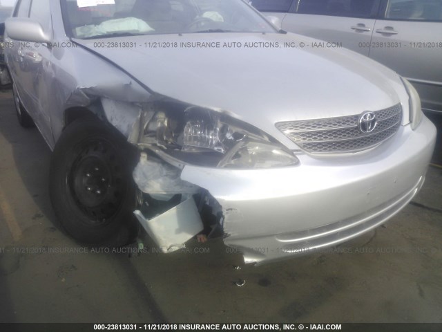 4T1BE32K32U598635 - 2002 TOYOTA CAMRY LE/XLE/SE SILVER photo 6