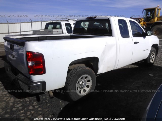 2GCEC19CX71569808 - 2007 CHEVROLET SILVERADO C1500 WHITE photo 4