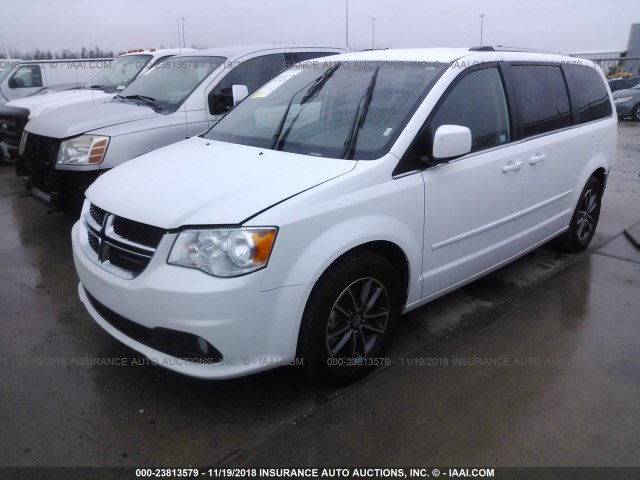 2C4RDGCG7HR673740 - 2017 DODGE GRAND CARAVAN SXT WHITE photo 2