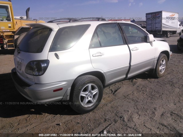 JTJHF10U010171940 - 2001 LEXUS RX 300 WHITE photo 4