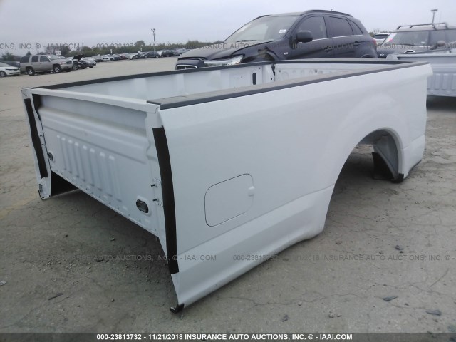 123456 - 2018 FORD F250 BED  WHITE photo 2