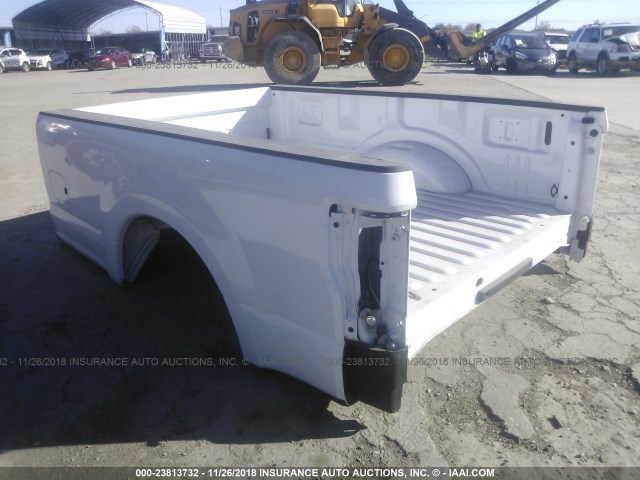 123456 - 2018 FORD F250 BED  WHITE photo 3