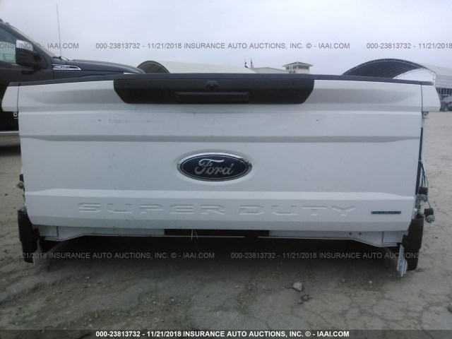 123456 - 2018 FORD F250 BED  WHITE photo 6
