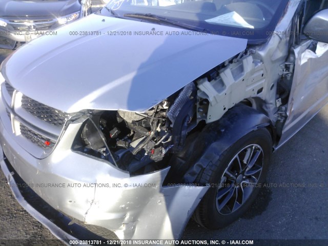 2C4RDGEG4JR223532 - 2018 DODGE GRAND CARAVAN GT SILVER photo 6