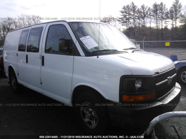 1GCFG154781102912 - 2008 CHEVROLET EXPRESS G1500  WHITE photo 1