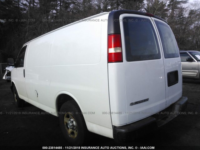 1GCFG154781102912 - 2008 CHEVROLET EXPRESS G1500  WHITE photo 3