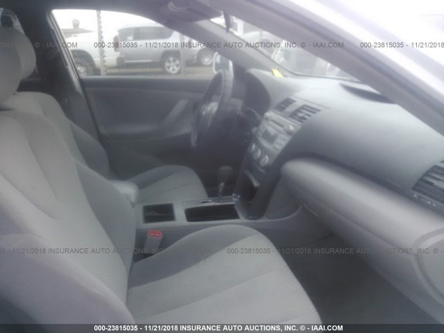 4T1BK46K08U571555 - 2008 TOYOTA CAMRY LE/XLE/SE WHITE photo 5