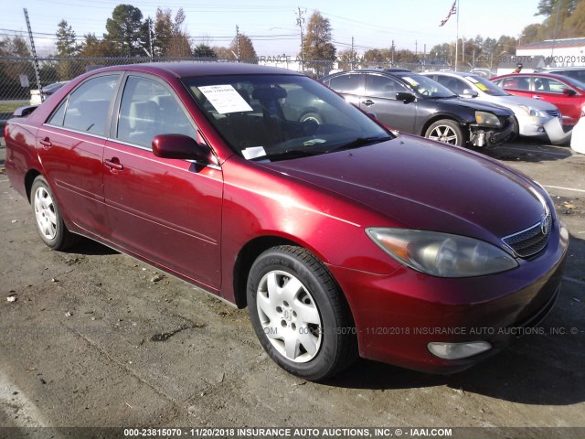 JTDBE32K120076842 - 2002 TOYOTA CAMRY LE/XLE/SE RED photo 1