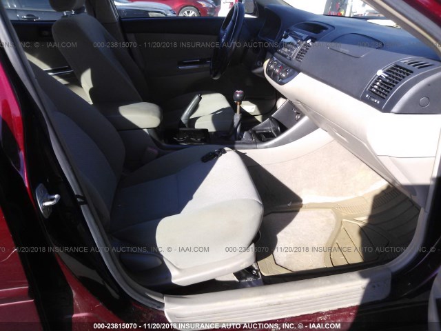 JTDBE32K120076842 - 2002 TOYOTA CAMRY LE/XLE/SE RED photo 5