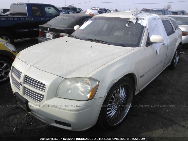 2D4FV47V26H155743 - 2006 DODGE MAGNUM SXT WHITE photo 2