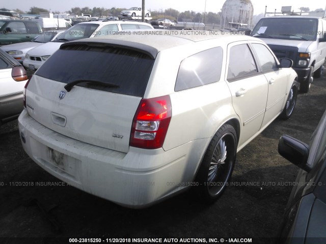 2D4FV47V26H155743 - 2006 DODGE MAGNUM SXT WHITE photo 4