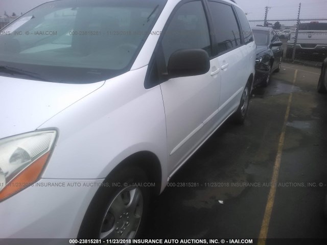 5TDZA23CX6S407402 - 2006 TOYOTA SIENNA CE/LE WHITE photo 6