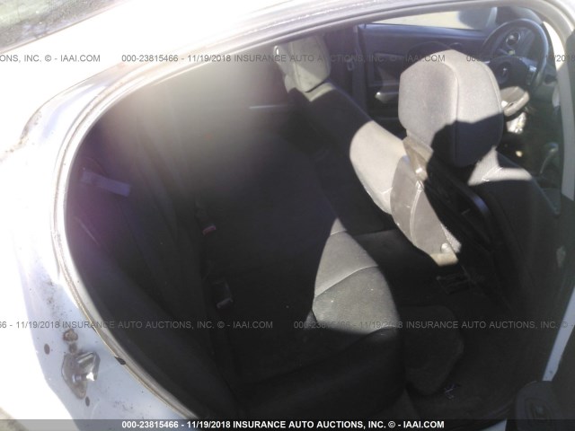 2G2WP552881143635 - 2008 PONTIAC GRAND PRIX WHITE photo 8