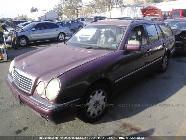 WDBJH65F7WA556661 - 1998 MERCEDES-BENZ E 320 BURGUNDY photo 2