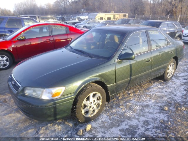 4T1BG22K31U807147 - 2001 TOYOTA CAMRY CE/LE/XLE GREEN photo 2