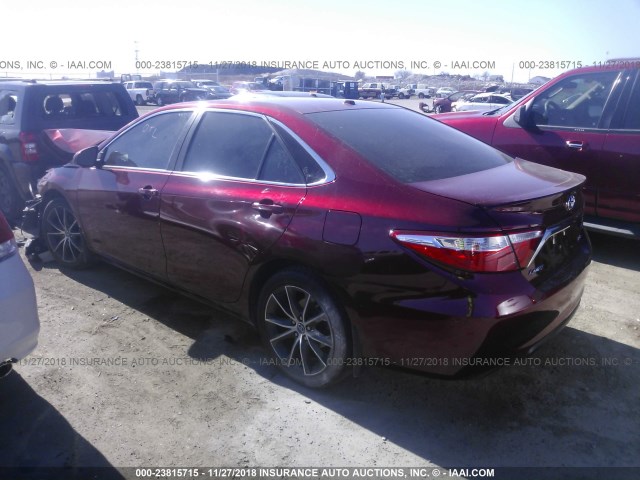 4T1BF1FK2FU923244 - 2015 TOYOTA CAMRY LE/XLE/SE/XSE RED photo 3