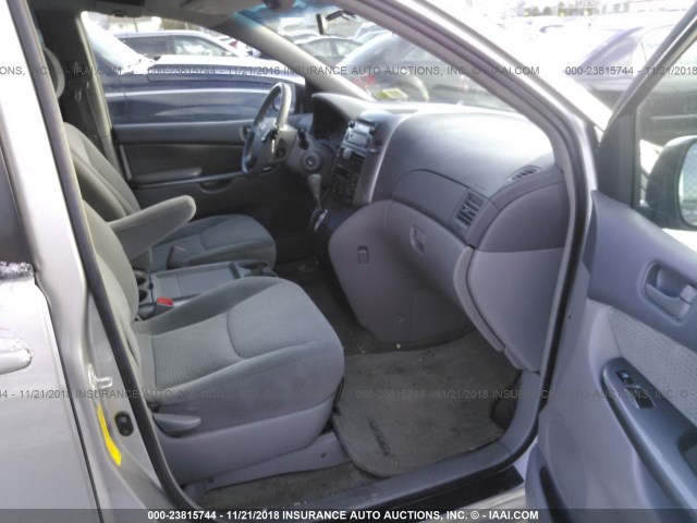 5TDZA23C86S393211 - 2006 TOYOTA SIENNA CE/LE SILVER photo 5