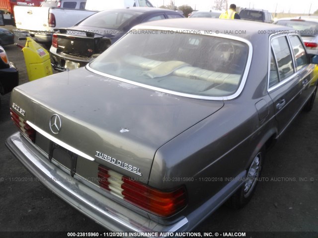 WDBCB20A9CB030410 - 1982 MERCEDES-BENZ 300 SD GRAY photo 4