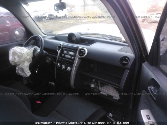 JTLKT324X64125594 - 2006 TOYOTA SCION XB Bənövşəyi foto 5