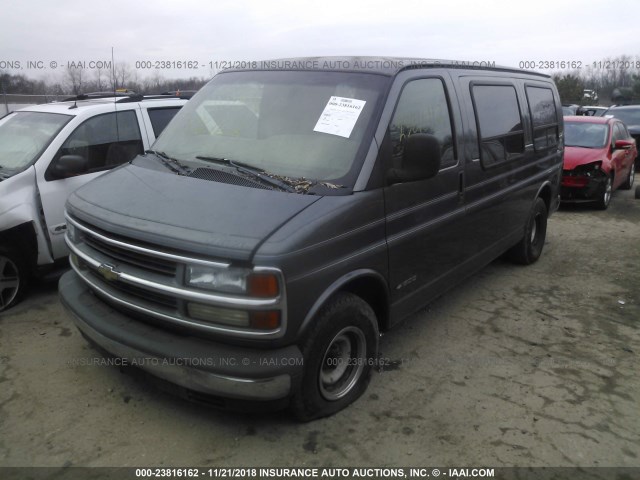 1GBFG15W0Y1183077 - 2000 CHEVROLET EXPRESS G1500  GRAY photo 2