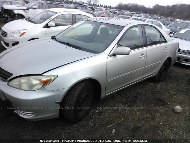 4T1BE32K23U753273 - 2003 TOYOTA CAMRY LE/XLE/SE SILVER photo 2