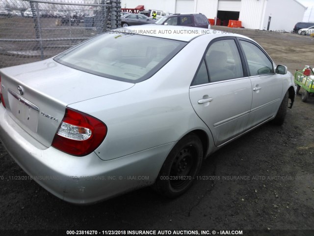 4T1BE32K23U753273 - 2003 TOYOTA CAMRY LE/XLE/SE SILVER photo 4