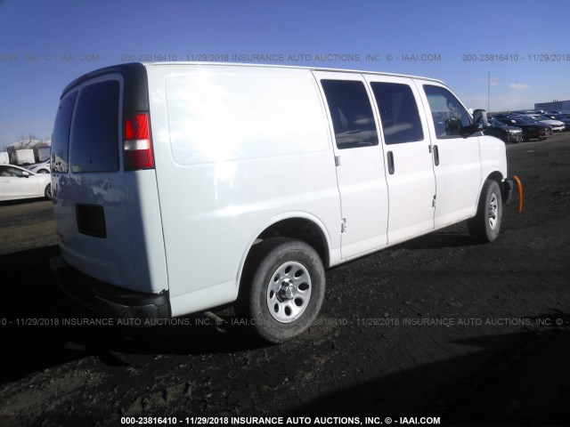 1GCSHAF48D1129069 - 2013 CHEVROLET EXPRESS G1500  WHITE photo 4