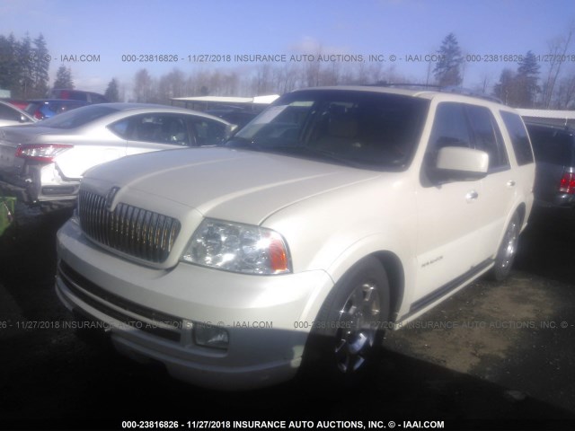 5LMFU285X6LJ14792 - 2006 LINCOLN NAVIGATOR Ақ фото 2